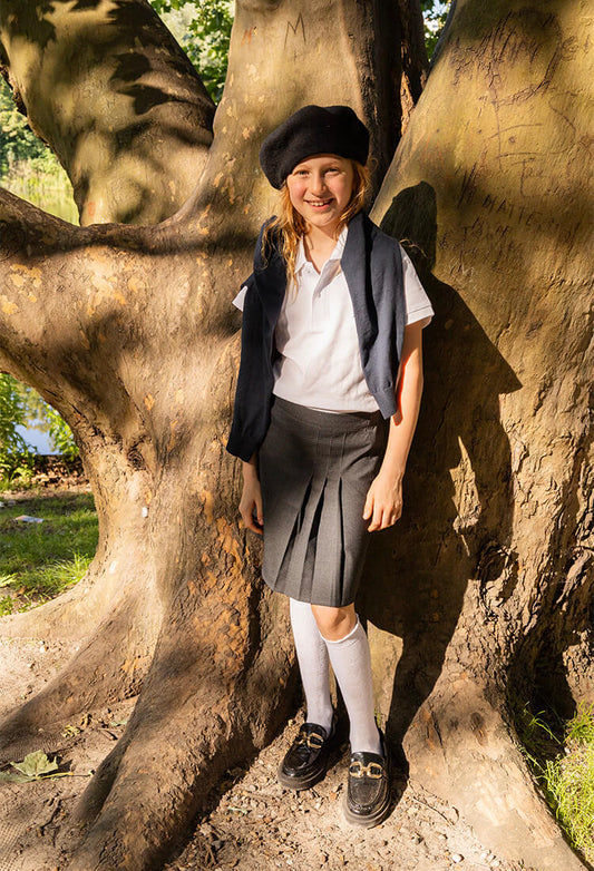 Skirt with 3 side pleats